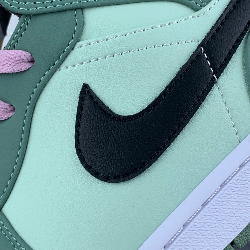 Wmns Air Jordan 1 Mid SE 'Dutch Green'