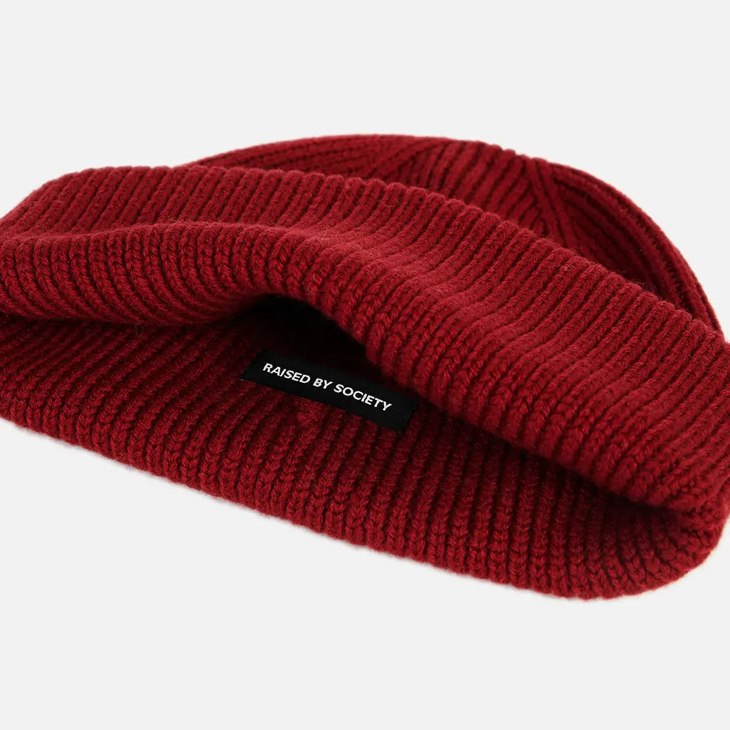 WINE RED SHORT BEANIE